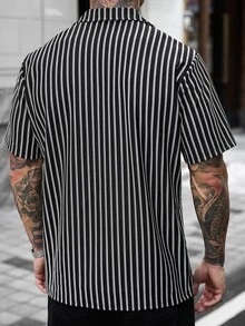 Manfinity Homme Men's Plus Size Casual Loose Black And White Striped Knit Jacquard Versatile Shirt , Vacation Beach Summer, Formal - Black and White - View 2