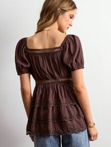 Willow Rêve Blus Renda Berkerut Manis untuk Liburan Wanita, Cocok untuk Kencan - Coklat - View 2