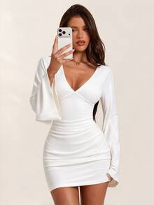 SHEIN BAE 春秋款奶油杏色深V領長袖抓皺收腰緊身修身性感極簡迷你洋裝 - 白色 - 查看 5
