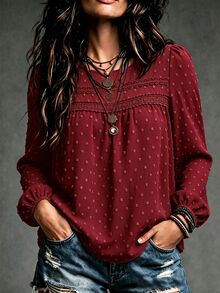 LanaWest 女款春夏波西米亞復古紋理冰絲皺褶鏤空圓領花瓣袖收口長袖拼接鏤空蕾絲前褶皺水滴後領寬鬆西式休閒襯衫 - 酒紅色 - 查看 1