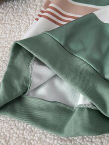 SHEIN 2件組男孩粉色條紋印花 Polo 領運動衫套裝，秋季新款長袖 2 件套，休閒街頭風運動套裝，適合學校冬季穿著 - 綠色 - 查看 5