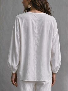 SHEIN قميص نسائي بلون موحد بأكمام طويلة وأكتاف منسدلة مع أزرار على شكل ضفدع - أبيض - مشاهدة 2