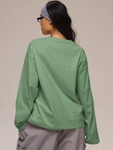 MUSERA 白色圖形 Logo 細節長袖上衣 冬季休閒日常舒適穿搭 女款酷白色上衣 - 軍綠色 - 查看 4