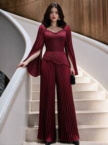 Modelyn جمبسوت نسائي أنيق وراقي بياقة على شكل قلب مع تطريز دانتيل وتصميم غير متماثل، أكمام مجعدة بنصف فتحة، وخصر مطوي يبرز القوام - عنابي اللون - مشاهدة 6