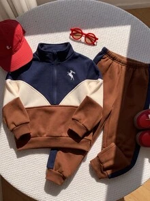 SHEIN 2pcs Kids Young Boy Pattern Contrast Color Knit Long Sleeve - Pullover Collar Sweatshirt & Autumn Winter Pants Set, Red Sweatshirt Set, Sports Outfit - Multicolor - View 6
