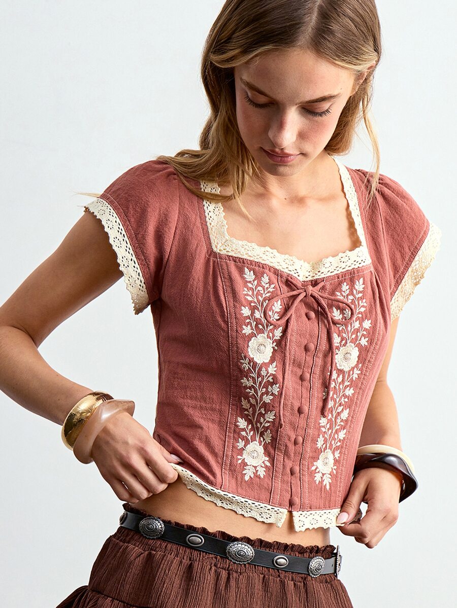 Willow Rêve Women's Red-Brown Lace Patchwork Square Neck Embroidered Pattern Short Sleeve Slim Fit Top - Red Violet - View 1