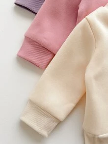 SHEIN 2件組女嬰休閒運動衫褲套裝，甜美粉紫色奶油色，蝴蝶結刺繡，長袖圓領，常規款，肩部鈕扣，適合派對、冬季與秋季 - 彩色 - 查看 6
