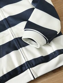 SHEIN 2件組買一送一兒童男孩女孩休閒連帽衛衣長袖基礎款秋季上衣返校服冬季外套職業日穿搭 - 彩色 - 查看 4