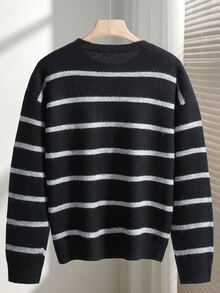 RONVEXI Men's Autumn/Winter Striped Crew Neck Long Sleeve Casual Versatile Sweater - Black and White - View 2