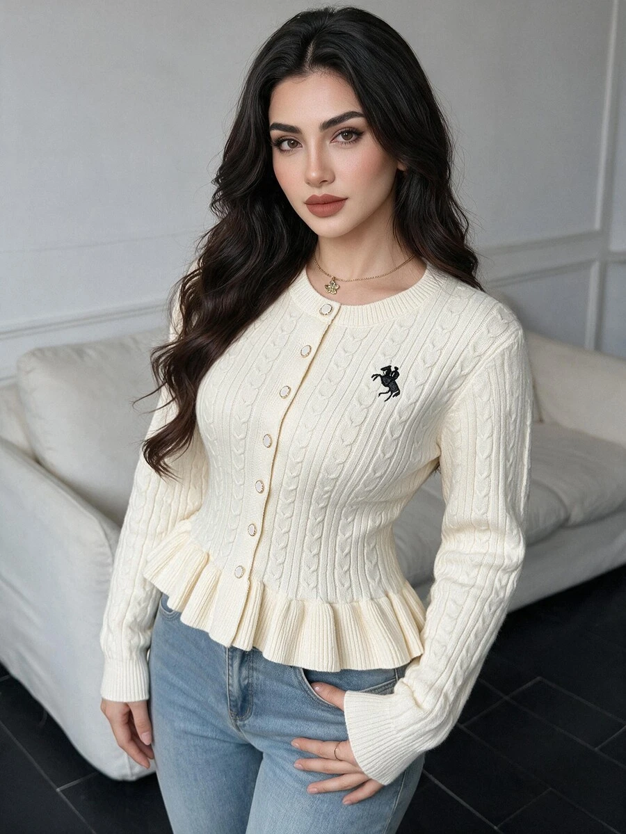 Modelyn كارديجان نسائي بمقاسات كبيرة بتصميم فروسية مطرزة وحياكة كابل أحادية الصدر مع حافة مكشكشة - لون مشمشي - مشاهدة 1