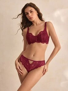 Charlaine 女款鋼圈內建杯托聚攏胸型蕾絲睫毛花邊全罩杯強力支撐舒適法式義式浪漫曲線鋼圈全罩杯內衣 - 中紫紅色 - 查看 4