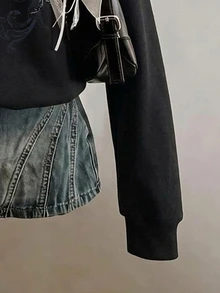 SHEIN EZwear 女款黑色假領拉鍊領運動衫，休閒極簡復古龐克 Y2K 百搭派對印花圖案，音樂節穿搭，哥德風，女款秋季服飾，秋季穿搭，女款通勤穿搭，百搭上衣，外出穿搭，機場穿搭 - 彩色 - 查看 4