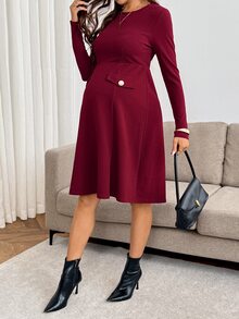 SHEIN Gaun Hamil Elegan Warna Polos Leher Bulat Lengan Panjang dengan Kancing - Burgundy - View 5