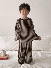 Dazy Kids 小男孩條紋長袖上衣與長褲休閒日常居家睡衣套裝 - 咖啡棕 - 查看 4