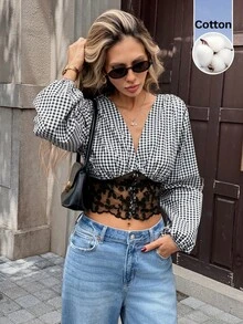 Serisse 女款優雅格紋蕾絲拼接長袖襯衫 - 黑與白 - 查看 3