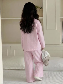 DAZY 女童條紋長袖口袋單排扣上衣與長褲家居服 - 淺粉色 - 查看 2