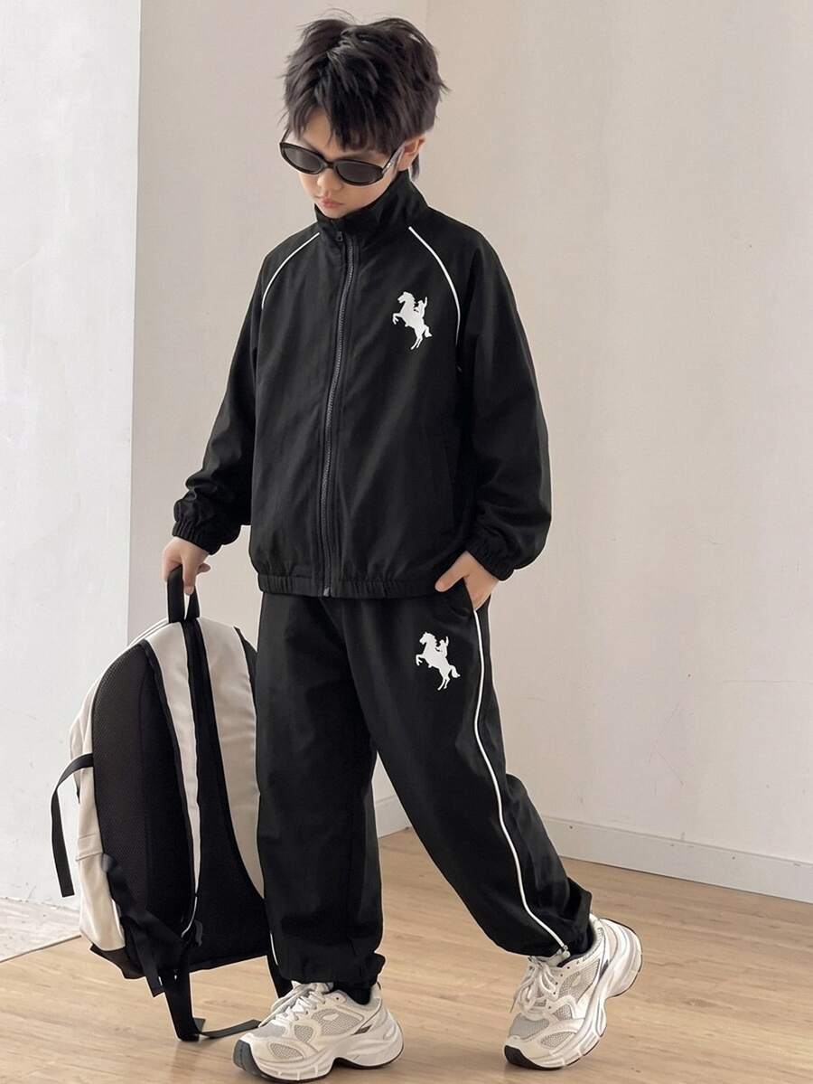 SHEIN Little Byeori 2pcs/Set Kids Tween Boy Casual Sports Pattern Color Block Webbing Stand Collar Jacket And Pants Set, Suitable For Commuting, School, Daily Casual, Vacation, Travel, Sports, Autumn/Winter - Black - View 1