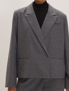 MUSEYN Grey Pinstripe Tailored Woven Cross Back Detail Boxy Blazer Versatile Everyday Date Night Chic New Season Fall - Grey - View 3