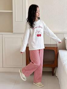 Dazy Kids 對比色圓領圖案印花休閒女童居家服T恤套裝 - 紅色 - 查看 4