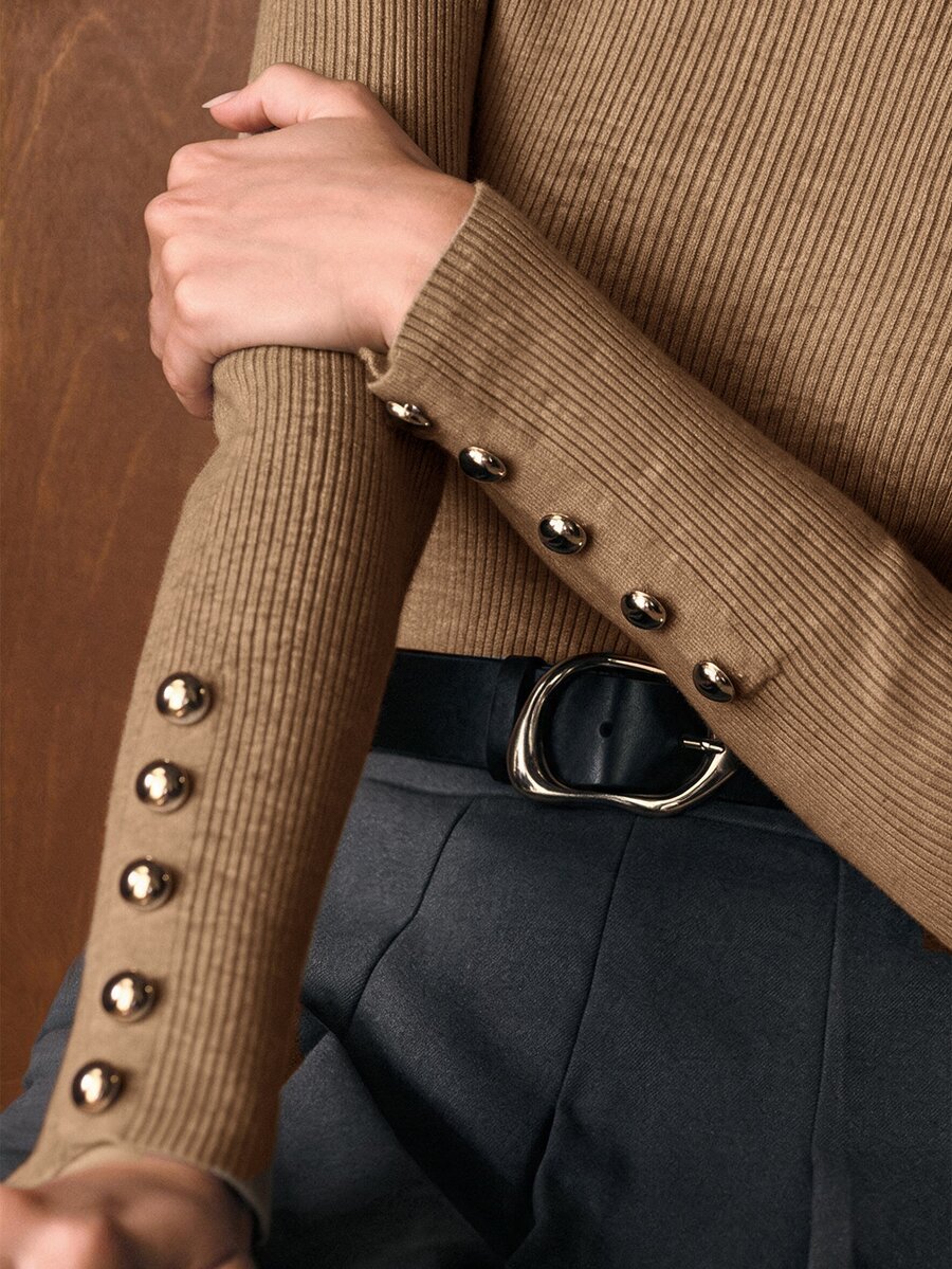 MOTF PREMIUM MINIMALIST METAL BUCKLE DECOR BASE LAYER SWEATER - Khaki - View 2