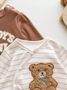 SHEIN 2件組新生兒嬰兒連身衣套裝，可愛棕色與白色泰迪熊毛絨貼布條紋字母長袖圓領常規款，適合假日秋季舒適穿著 - 棕色 - 查看 9