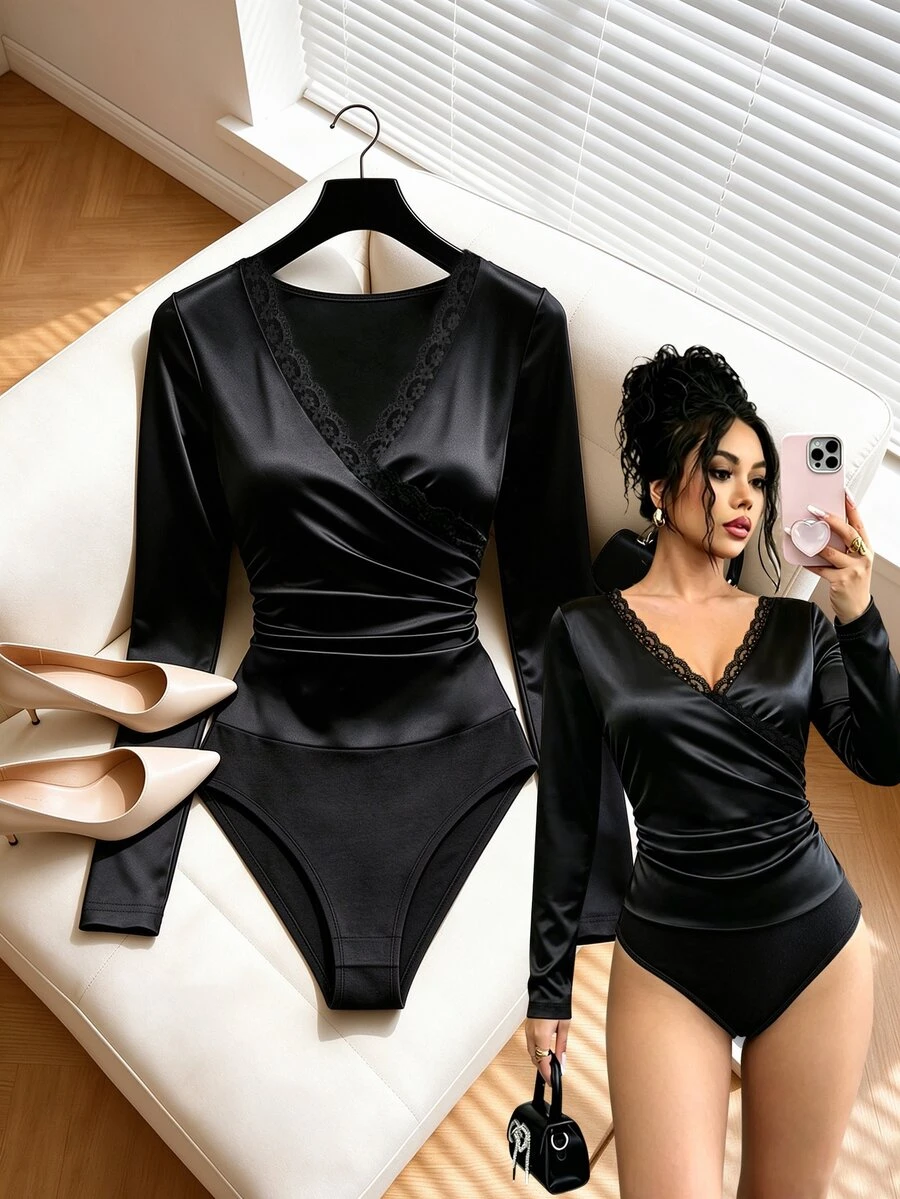 SHEIN Franclia Romantic Sexy Contrast Lace Trim V-Neck Bodysuit For Women, Suitable For Commute, Party And Business - Black - View 1