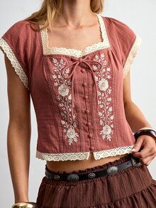 Willow Rêve Women's Red-Brown Lace Patchwork Square Neck Embroidered Pattern Short Sleeve Slim Fit Top - Red Violet - View 7