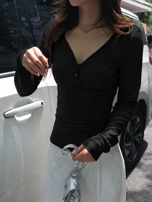 DAZY 女款V領長袖純色韓風T恤 - 黑色 - 查看 4