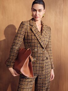 MOTF PREMIUM Áo blazer nữ thanh lịch họa tiết kẻ caro, cổ ve, tay dài - màu nâu - Xem 3