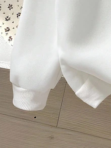 Setelan 2 Potong Gaya Feminin untuk Anak Perempuan - Atasan Sweatshirt dengan Hiasan Pita Merah Muda & Celana Jeans Denim Lebar yang Serasi, Pakaian Kasual yang Manis dan Imut - MultiWarna - View 7