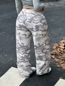 Muchica Plus-Size Streetwear-Style Loose-Fit Sweatpants Featuring A Retro Camouflage Print, An Elastic Waistband, And Pockets. - Multicolor - View 2