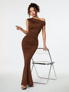 SHEIN PETITE 優雅女款酒紅色斜肩不對稱超長魚尾洋裝，秋季用餐宴會與派對穿搭，夜店畢業季夏季洋裝 - 摩卡棕 - 查看 5