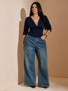 SHEIN BAE CURVE 大尺碼女款純色深V領短袖修身T恤 - 藏蓝色 - 查看 4