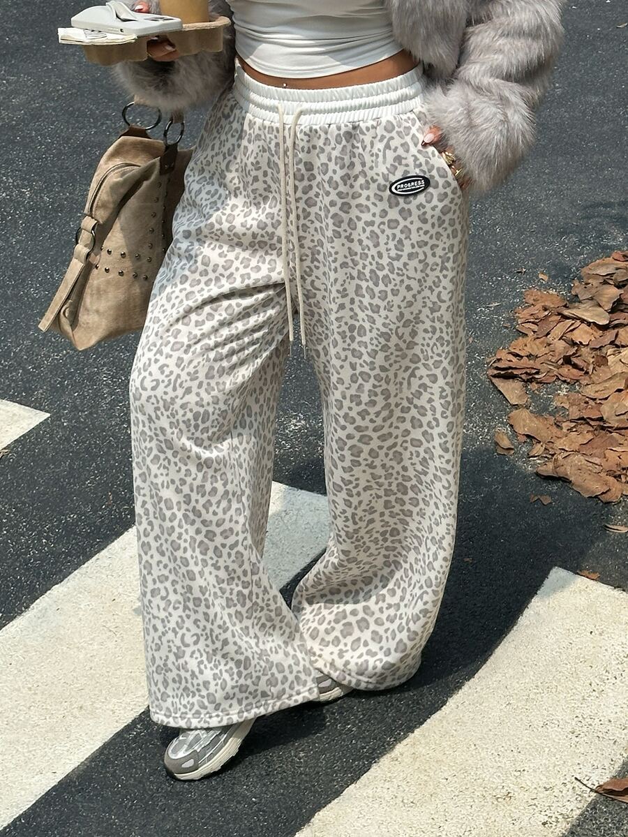 Muchica Plus-Size, Loose-Fitting Streetwear-Style Sweatpants Featuring A Retro Leopard Print, A Contrasting Drawstring Waistband, And Pockets. - Multicolor - View 1
