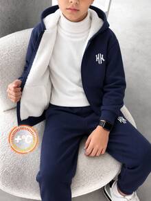 SHEIN 兒童青少年男孩休閒運動加厚連帽開襟運動衫與運動長褲套裝，適合秋冬、學校、居家、派對、度假，秋季穿搭、冬季穿搭，男孩兒童套裝 - 藏蓝色 - 查看 1