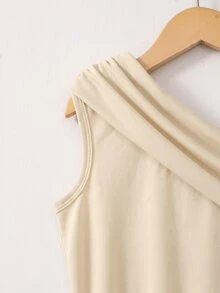 SHEIN Tween女孩 2件組/套 圓領 1件式迷你套裝 春夏新款 時尚老錢風 百搭不對稱單肩背心 - 棕色 - 查看 4