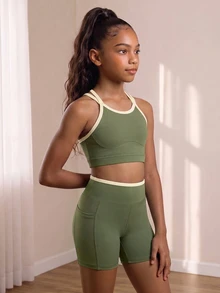 SHEIN 青少年女孩運動服灰色-綠色拼接針織套裝，雙交叉肩帶可拆卸墊肩短版背心 + 修身運動短褲，裸感奶油布料，校園運動休閒，Y2K，秋冬全季，健身房體育課穿搭 - 橄欖綠 - 查看 3