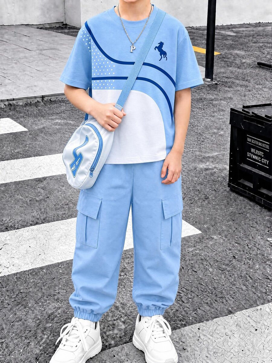 2件套條紋波點馬標誌印花藍白對比色百搭時尚舒適圓領短袖T恤與藍色收口工裝褲套裝,適合四季穿著 - 彩色 - 查看 1