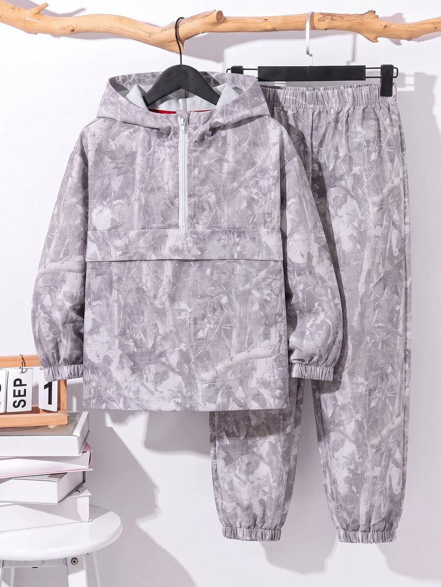 SHEIN 2件組兒童小男孩休閒日常百搭舒適拼接連帽半拉鍊套頭寬鬆長袖外套與寬鬆慢跑長褲梭織套裝,適合學校、花園、海灘、生日 - 彩色 - 查看 1