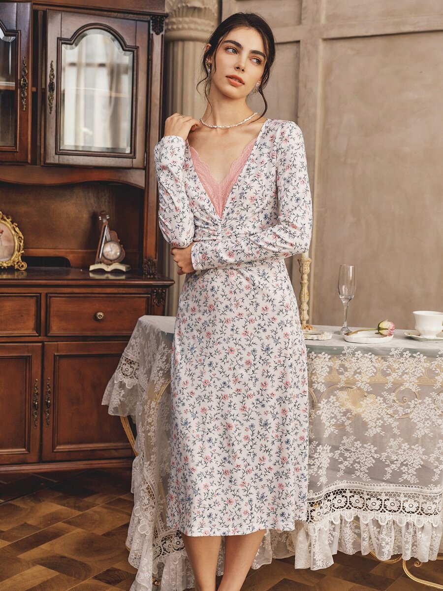 Côtesoire Mature Elegant French Noble Charm Intellectual Lace Patchwork Ruched Fitted Romantic Ditsy Floral Women's Nightgown - White - View 1