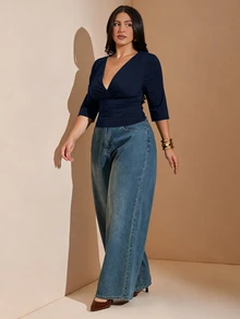 SHEIN BAE CURVE 大尺碼女款純色深V領短袖修身T恤 - 藏蓝色 - 查看 8