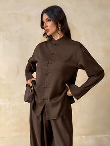 SHEIN Tall طقم نسائي من قطعتين من الكتان الفضفاض بأسلوب صيني جديد، ملابس علوية بأزرار + بنطال فانوس - بني - مشاهدة 3