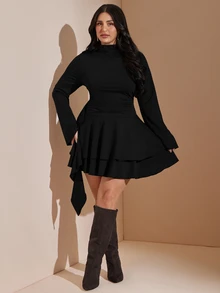 SHEIN BAE CURVE فستان نسائي أنيق بني اللون مع كشكشة، فستان ميني بطبقات بأكمام طويلة بلون موحد للخريف/الشتاء مع حافة مكشكشة، مزود بحشوات صدر مدمجة، مقاس كبير - الأسود - مشاهدة 6