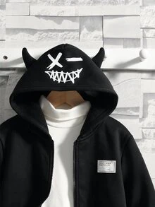 SHEIN 男童酷炫小惡魔角連帽拉鍊運動外套，鬼臉圖案搭配連帽小惡魔角設計，寬鬆落肩版型，活動自在，個性街頭風，適合日常上學、戶外旅行、休閒購物及秋冬出遊 - 彩色 - 查看 5