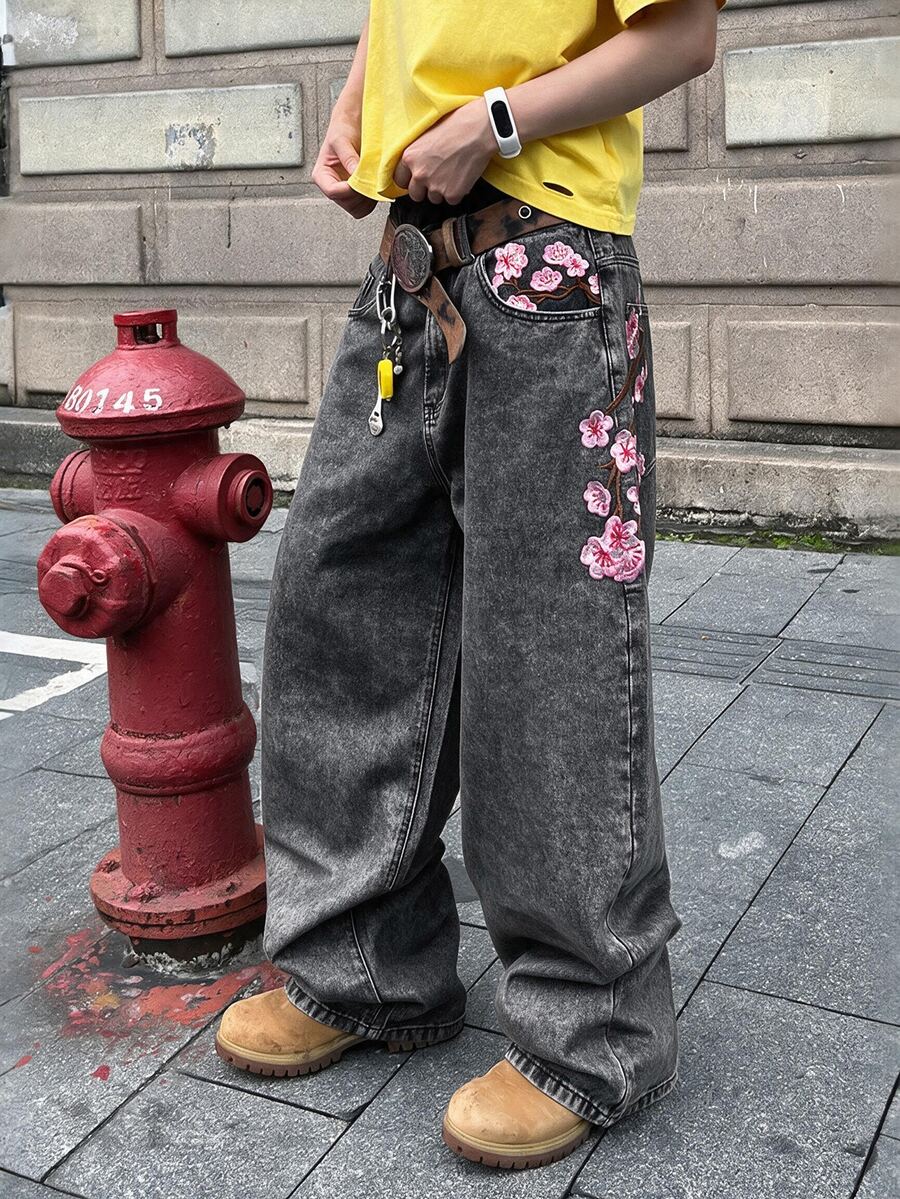 Manfinity EMRG 男士街頭風極簡百搭刺繡梅花設計直筒寬腿牛仔褲 - 灰色 - 查看 1