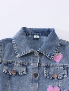 SHEIN 秋冬女童熱銷清新愛心與草莓刺繡粉紫配色甜美時尚淺藍水洗牛仔兩件套：短款牛仔外套 + 寬鬆直筒寬腿牛仔褲，適合日常穿著與聚會 - 藍色 - 查看 4