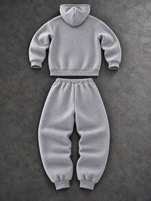 SHEIN 2件組男孩連帽衛衣與運動長褲套裝，初秋新品，返校必備，高端灰色極簡街頭風，長袖套頭連帽衫搭配抽繩收口運動長褲，經典深色十字花紋，休閒日常穿著，適合前青春期男孩的校園與街頭時尚旅行穿搭 - 灰色 - 查看 2