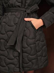 Anewsta Jaket Musim Dingin Wanita Lengan Panjang dengan Resleting Depan dan Tudung, serta Jahitan Quilted. - Hitam - View 7