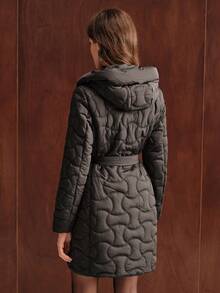Anewsta Jaket Musim Dingin Wanita Lengan Panjang dengan Resleting Depan dan Tudung, serta Jahitan Quilted. - Hitam - View 2