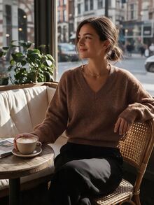 Editum Sweatshirt Lengan Panjang Kasual Wanita Warna Polos dengan Kerah V untuk Sehari-hari - Coklat - View 2